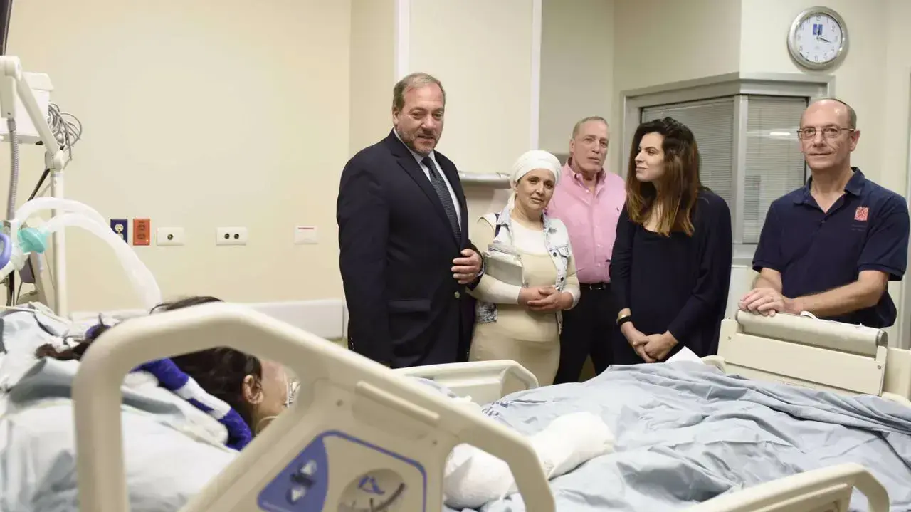 עדן לוי דדון, נפגעה בפיגוע בפיצוץ אוטובוס קו 12 בירושלים. בית החולים הדסה עין כרם. 2 במאי 2016 עדן לוי דדון, נפגעה בפיגוע בפיצוץ אוטובוס קו 12 בירושלים. בית החולים הדסה עין כרם. 2 במאי 2016