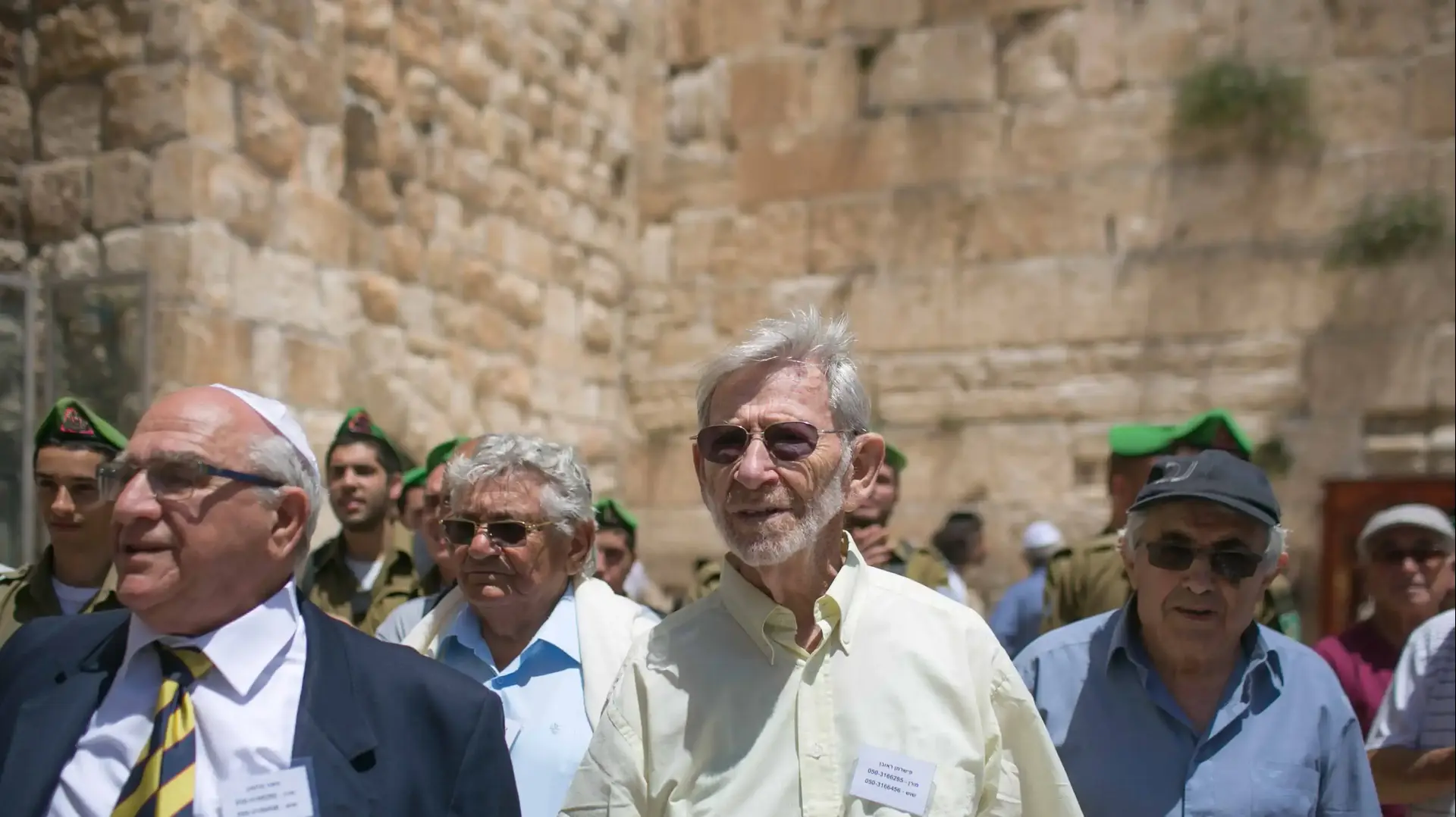ראובן פישרמן, טקס בר המצווה של ניצולי שואה. הכותל המערבי, ירושלים. 2 במאי 2016