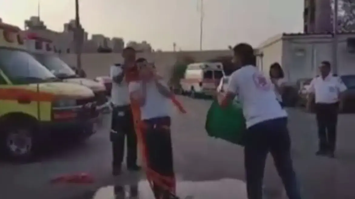 זובור שבוצע בפרמדיק מד"א על ידי אנשי תחנת מד"א פתח תקווה. מאי 2016 זובור שבוצע בפרמדיק מד"א על ידי אנשי תחנת מד"א פתח תקווה. מאי 2016