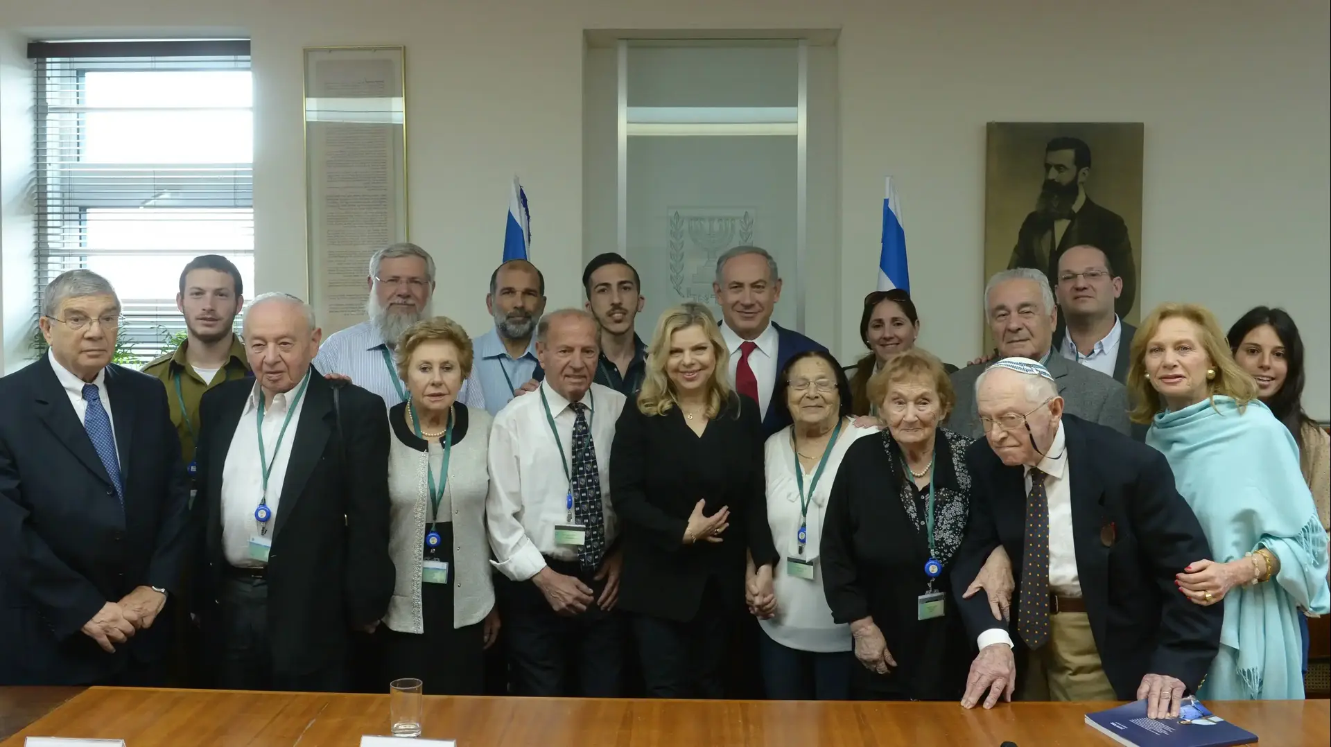 ראש הממשלה בנימין נתניהו ואשתו בפגישה עם מדליקי משואות יום השואה, מאי 2016 ראש הממשלה בנימין נתניהו ואשתו בפגישה עם מדליקי משואות יום השואה, מאי 2016