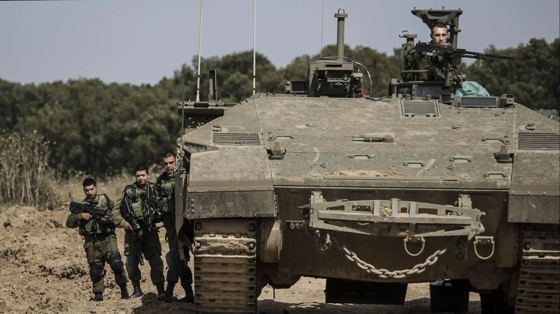 טנקים סמוך לגבול רצועת עזה. מאי 2016 טנקים סמוך לגבול רצועת עזה. מאי 2016
