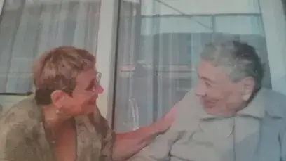 גילה ואמה במפגש הראשון אחרי שני בבית החולים באוסטריה. מאי 2005 גילה ואמה במפגש הראשון אחרי שני בבית החולים באוסטריה. מאי 2005