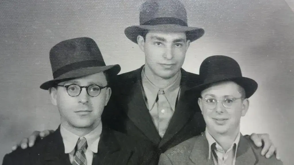 שבתאי, פנחס ויוסף סולובייצ'יק שבתאי, פנחס ויוסף סולובייצ'יק