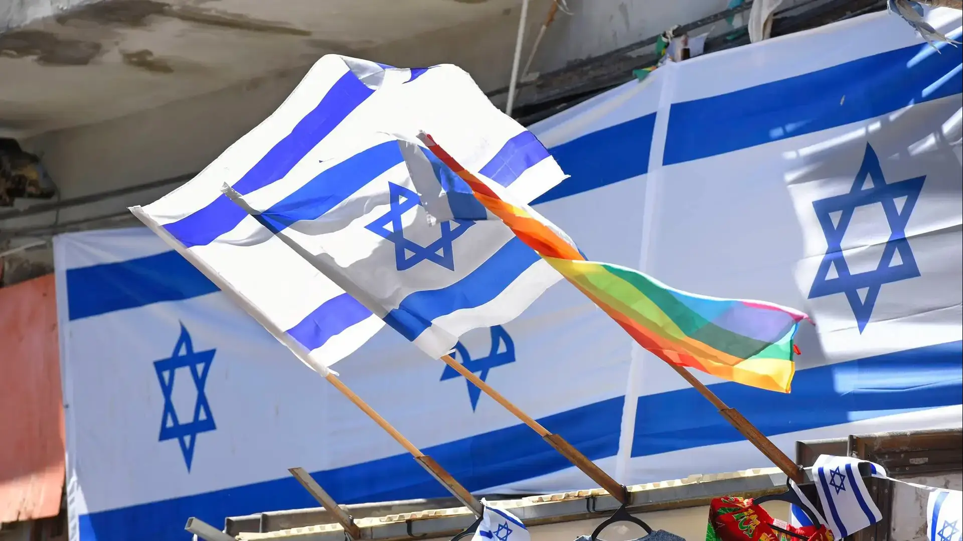 ממכר דגלים ואביזרי יום העצמאות בדרום תל אביב ממכר דגלים ואביזרי יום העצמאות בדרום תל אביב
