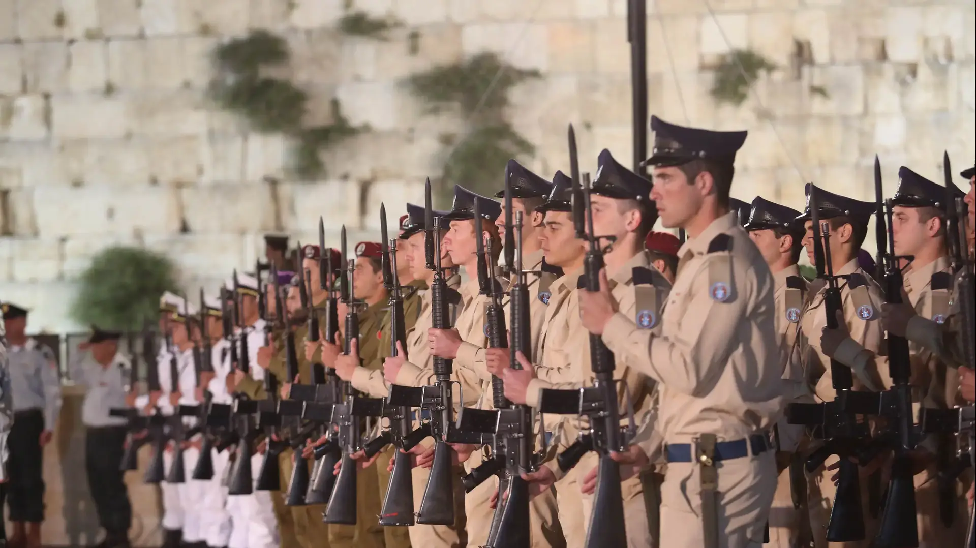 טקס הדלקת נר הזיכרון, רחבת הכותל המערבי. ירושלים 10 במאי 2016 טקס הדלקת נר הזיכרון, רחבת הכותל המערבי. ירושלים 10 במאי 2016