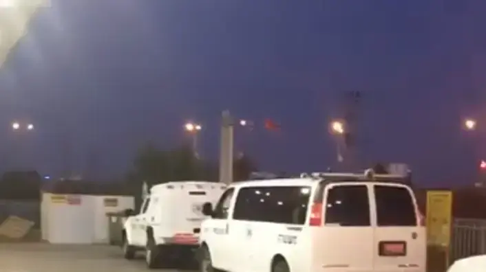 כוחות משטרה בצומת הכניסה לאשקלון, לאחר סיכול פיגוע פלילי, 11 במאי 2016 כוחות משטרה בצומת הכניסה לאשקלון, לאחר סיכול פיגוע פלילי, 11 במאי 2016