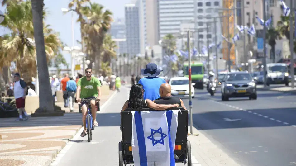 מטס יום העצמאות של חיל האוויר בטיילת בתל אביב, 12 במאי 2016 מטס יום העצמאות של חיל האוויר בטיילת בתל אביב, 12 במאי 2016