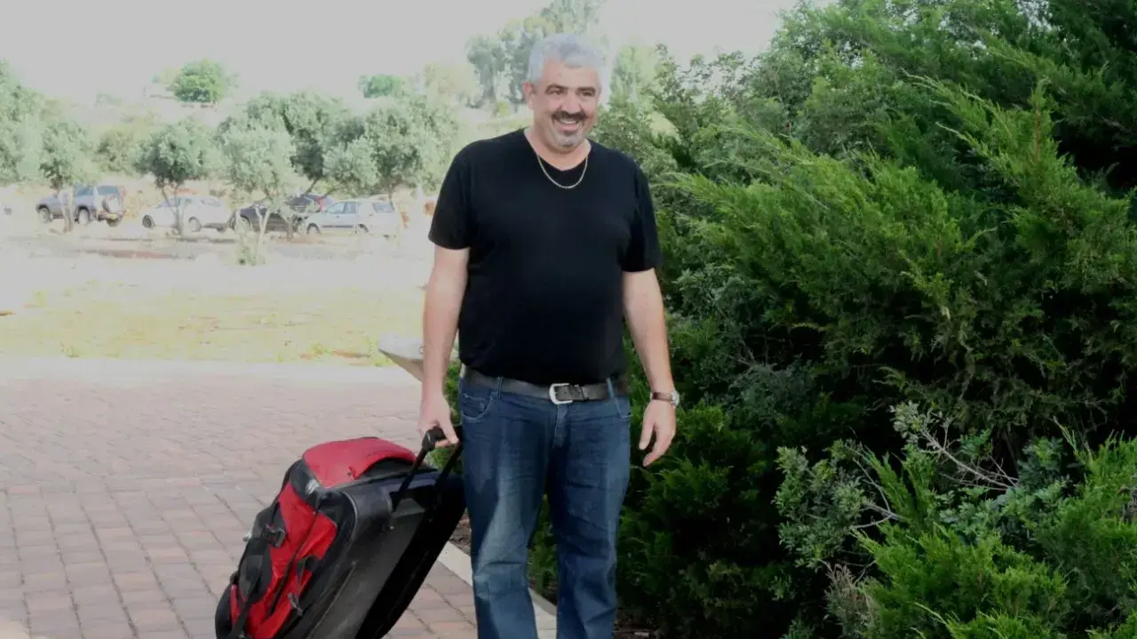 ראש עיריית בת ים לשעבר שלומי לחיאני משתחרר מהכלא 13 מאי 2016 ראש עיריית בת ים לשעבר שלומי לחיאני משתחרר מהכלא 13 מאי 2016