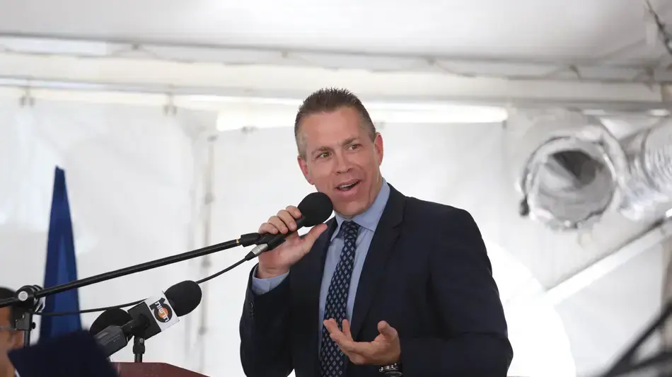 השר לביטחון פנים גלעד ארדן טקס החלפת מפקד מחוז ש"י השר לביטחון פנים גלעד ארדן טקס החלפת מפקד מחוז ש"י
