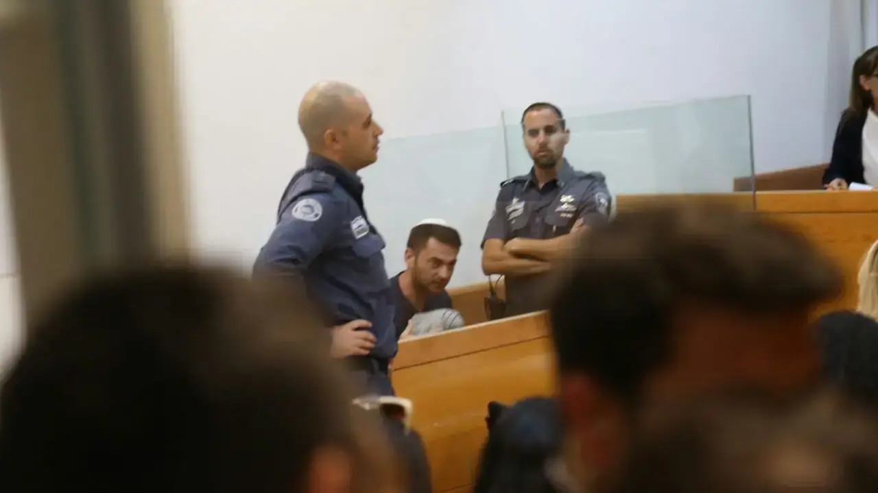 מיכאל לוי חשוד ברצח שי שירזי בבית משפט השלום בראשון לציון הארכת מעצר מיכאל לוי חשוד ברצח שי שירזי בבית משפט השלום בראשון לציון הארכת מעצר