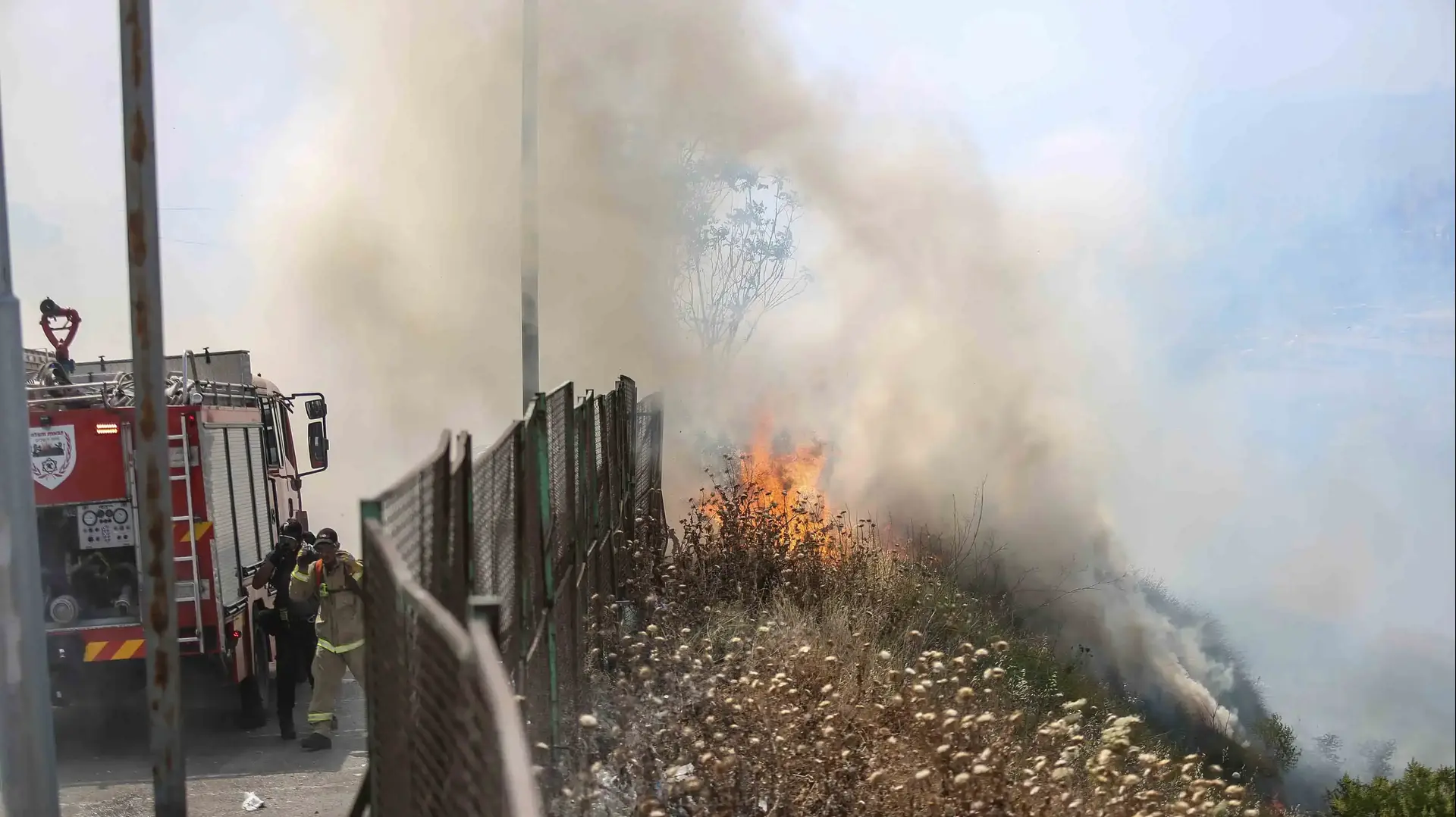 שריפה בשוק הסיטונאי בגבעת שאול, ירושלים. 16 במאי 2016 שריפה בשוק הסיטונאי בגבעת שאול, ירושלים. 16 במאי 2016