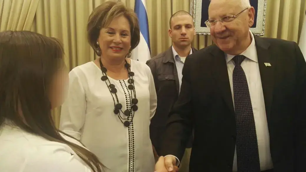 דנה (שם בדוי), במשך שנתיים וחצי לא הסתובבה ברחובות עד שעובד סוציאלי מעמותת עלם סייע לה. בית הנשיא, 18 במאי 2016