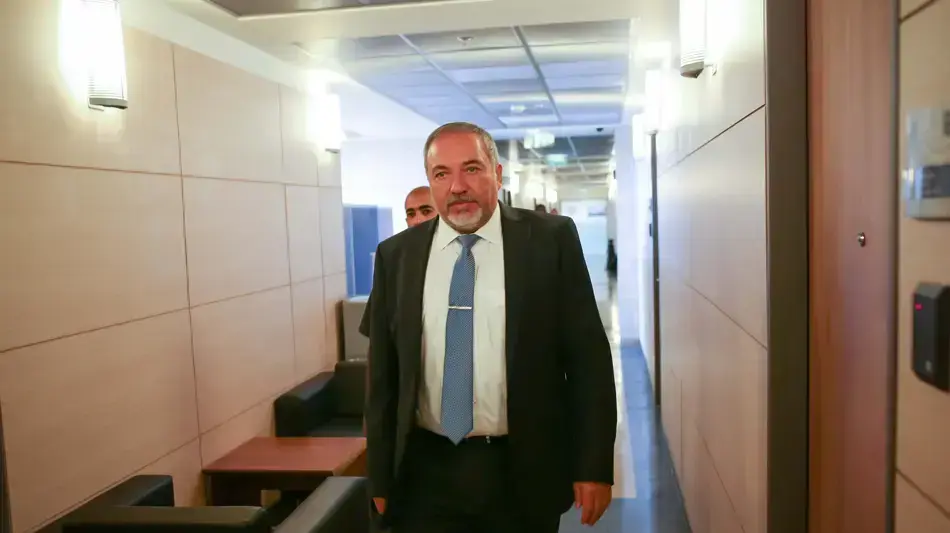 אביגדור ליברמן במשכן הכנסת אביגדור ליברמן במשכן הכנסת