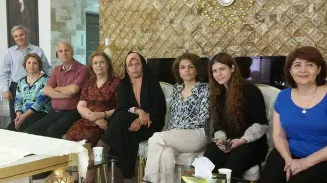 מנהיגת הבהאים באיראן פריבה כמאלאבאדי בחופשה מהכלא, איראן, מאי 2016 מנהיגת הבהאים באיראן פריבה כמאלאבאדי בחופשה מהכלא, איראן, מאי 2016