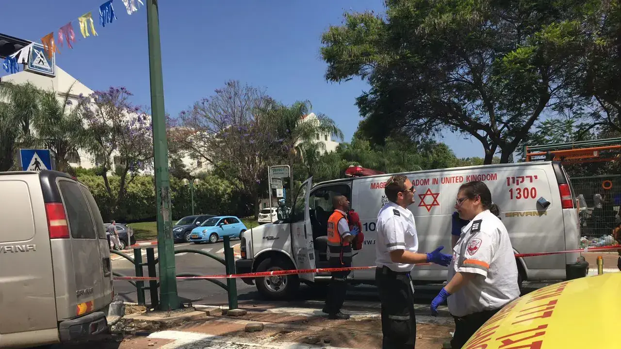 הולכת רגל כבת 60 נהרגה מפגיעת רכב בהוד השרון, 20 מאי 2016 הולכת רגל כבת 60 נהרגה מפגיעת רכב בהוד השרון, 20 מאי 2016