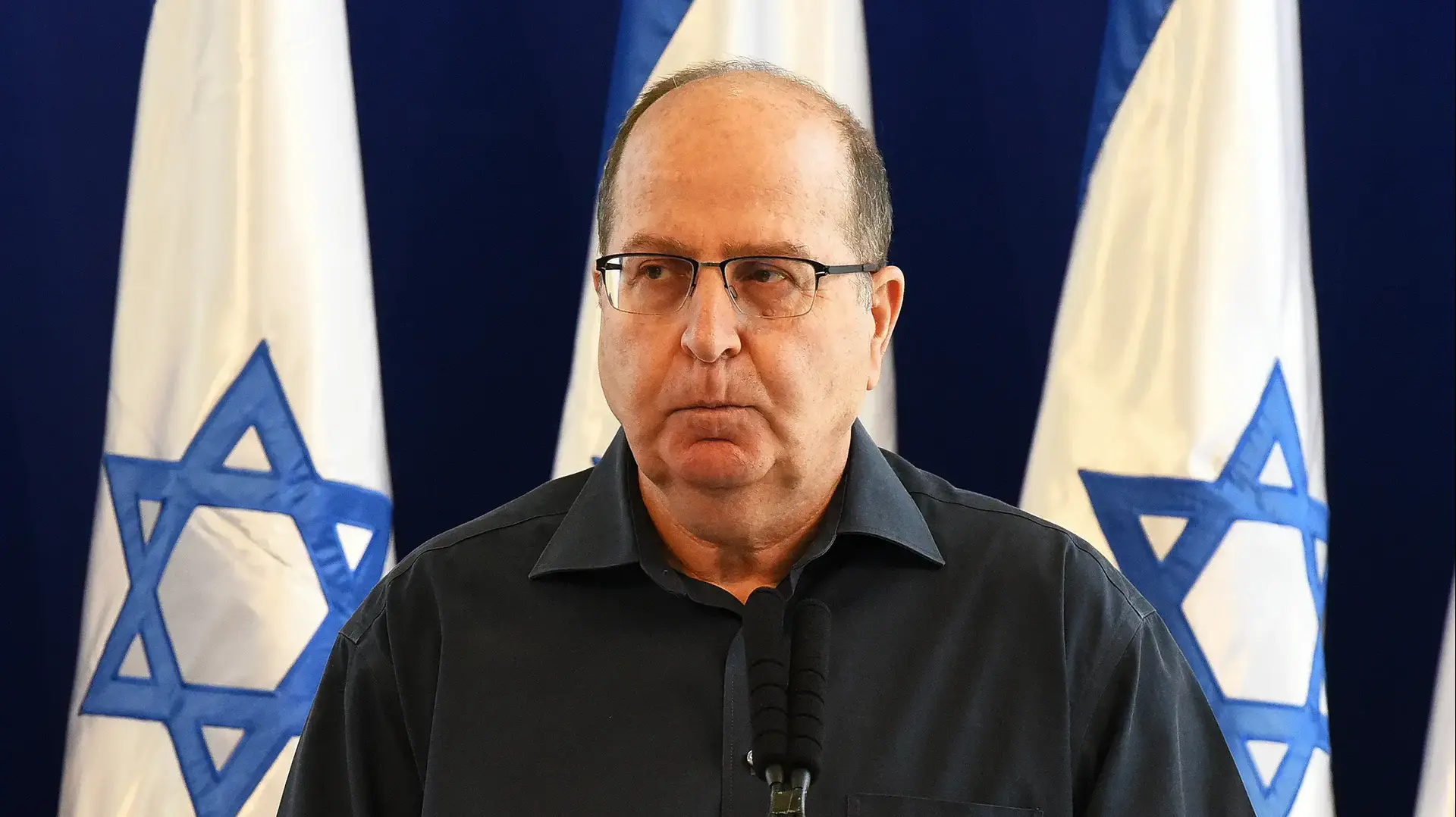 נושא: שר הביטחון היוצא, משה יעלון, בהצהרה מיוחדת בקריה בתל אביב, מאי 2016
