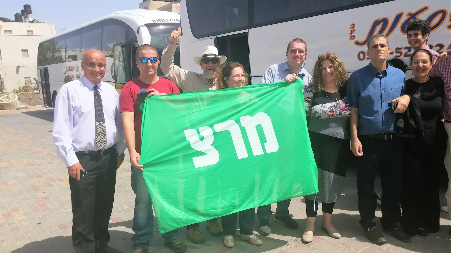 דריה ארבל ופעילי מרצ בביקור במוקטעה שברמאללה לפגישה עם אבו מאזן. 23 במאי 2016 דריה ארבל ופעילי מרצ בביקור במוקטעה שברמאללה לפגישה עם אבו מאזן. 23 במאי 2016