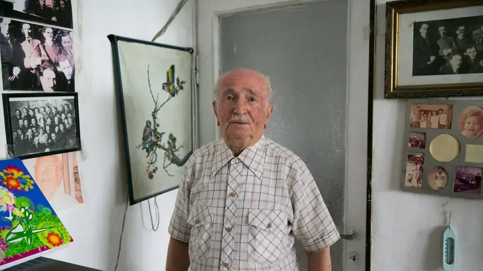 משה פריד, ניצול שואה בן 101 שביתו מוצע למכירה על ידי כונס נכסים. מאי 2016 משה פריד, ניצול שואה בן 101 שביתו מוצע למכירה על ידי כונס נכסים. מאי 2016