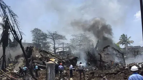 פיצוץ במפעל כימיקלים באזור מומביי, הודו, 26 במאי 2016 פיצוץ במפעל כימיקלים באזור מומביי, הודו, 26 במאי 2016