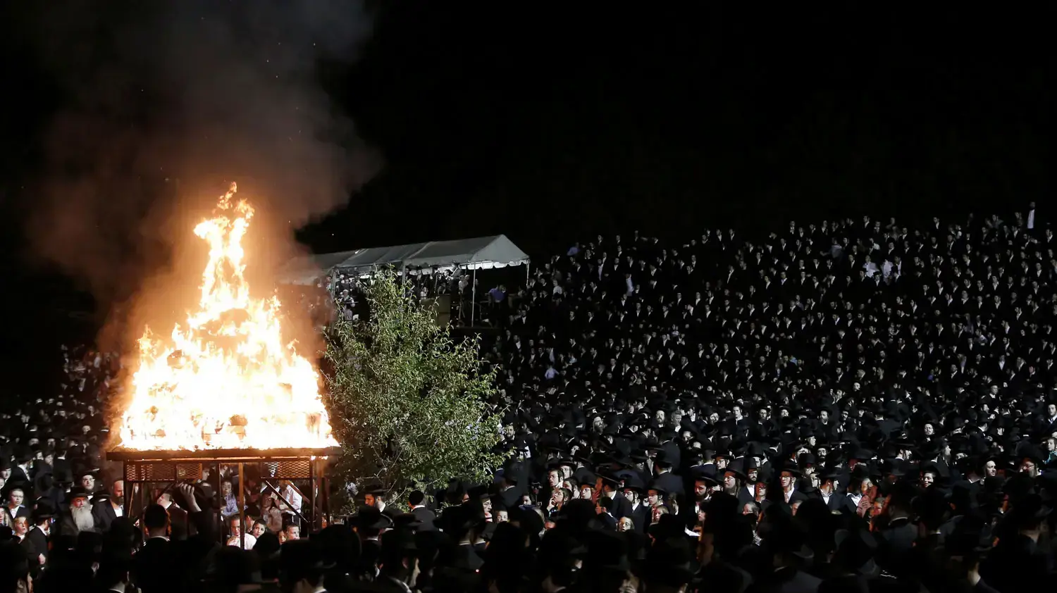 חרדים חוגגים את ל"ג בעומר, כפר קריית יואל, ניו יורק, ארצות הברית. מאי 2016