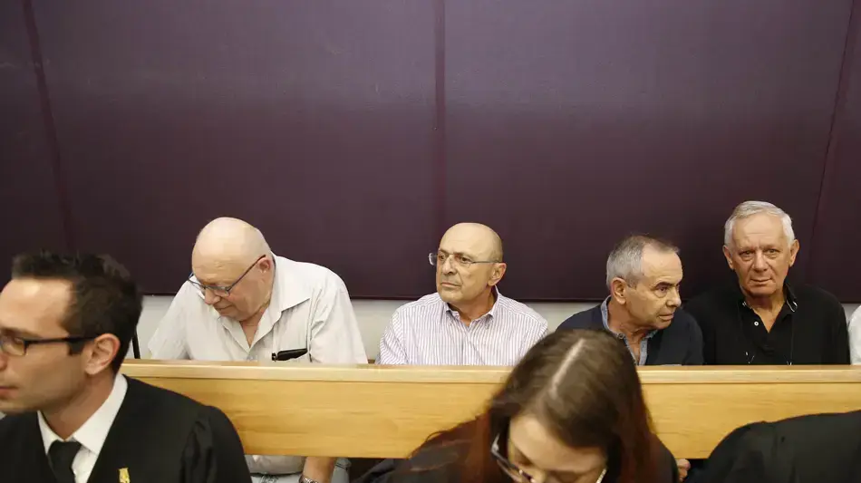 כתב אישום לחשודים בשוחד והלבנת הון בחברת סימנס, בימ"ש מחוזי תל אביב. מאי 2016 כתב אישום לחשודים בשוחד והלבנת הון בחברת סימנס, בימ"ש מחוזי תל אביב. מאי 2016
