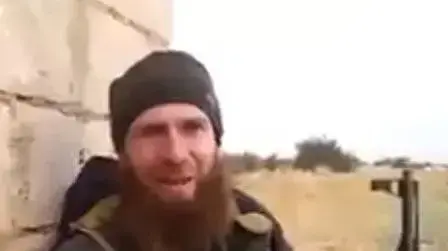אבו עומר א-שישאני, בכיר דאעש, בלחימה באזור פלוג'ה, 29 במאי 2016 אבו עומר א-שישאני, בכיר דאעש, בלחימה באזור פלוג'ה, 29 במאי 2016