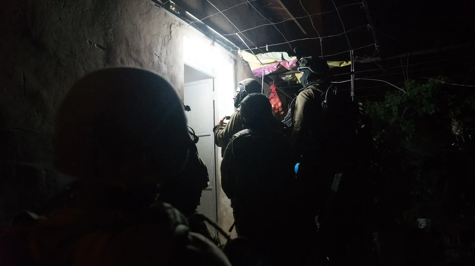 חיפוש אמל"ח וביצוע מעצרים בעיר שכם שבחטיבה המרחבית שומרון הלילה, מאי 2016 חיפוש אמל"ח וביצוע מעצרים בעיר שכם שבחטיבה המרחבית שומרון הלילה, מאי 2016