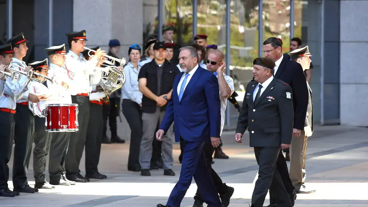 טקס חילופי שרים במשהב"ט הקרייה תל אביב, אביגדור ליברמן נכנס לתפקידו טקס חילופי שרים במשהב"ט הקרייה תל אביב, אביגדור ליברמן נכנס לתפקידו