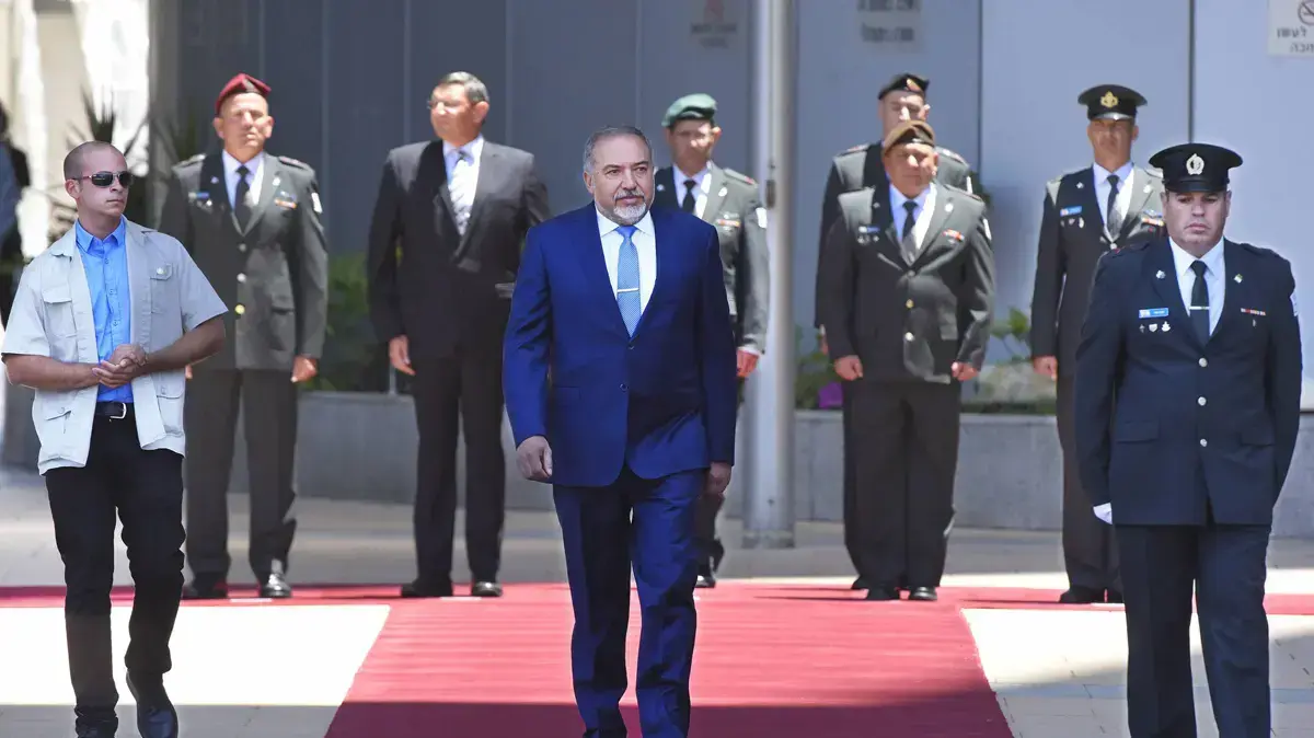 טקס חילופי שרים במשהב"ט הקרייה תל אביב, אביגדור ליברמן נכנס לתפקידו טקס חילופי שרים במשהב"ט הקרייה תל אביב, אביגדור ליברמן נכנס לתפקידו