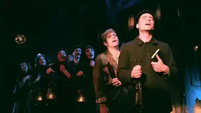 ההצגה בוסתן ספרדי בתיאטרון הבימה (גראר אלון) ההצגה בוסתן ספרדי בתיאטרון הבימה (גראר אלון)