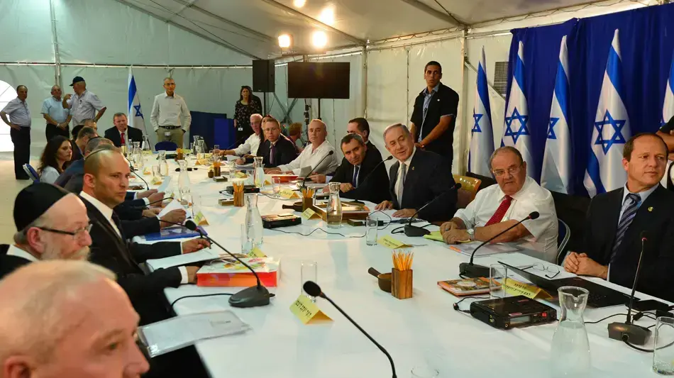 ישיבת ממשלה חגיגית לקראת יום ירושלים בעין לבן - תמונה קבוצתית של השרים ישיבת ממשלה חגיגית לקראת יום ירושלים בעין לבן - תמונה קבוצתית של השרים