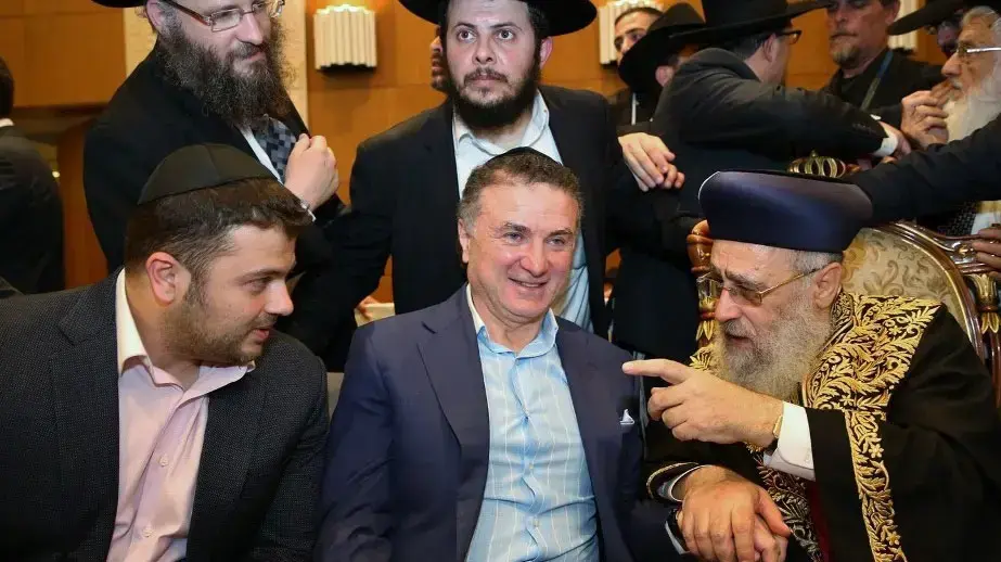 הרב יוסף, מיכו ויצחק מירלשוילי חתונת בתו של הרב יוסף הרב יוסף, מיכו ויצחק מירלשוילי חתונת בתו של הרב יוסף