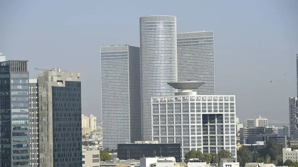 קניון עזריאלי ובסיס הקריה, תל אביב. יוני 2016 קניון עזריאלי ובסיס הקריה, תל אביב. יוני 2016