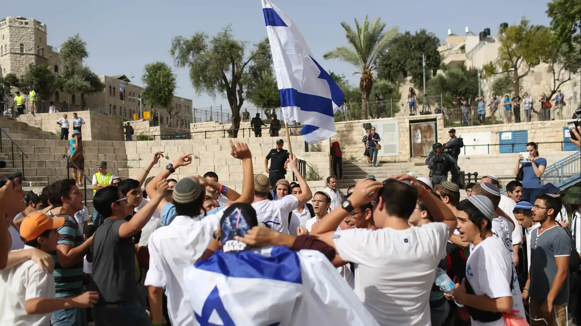 מצעד הדגלים המסורתי של יום ירושלים שער שכם מצעד הדגלים המסורתי של יום ירושלים שער שכם