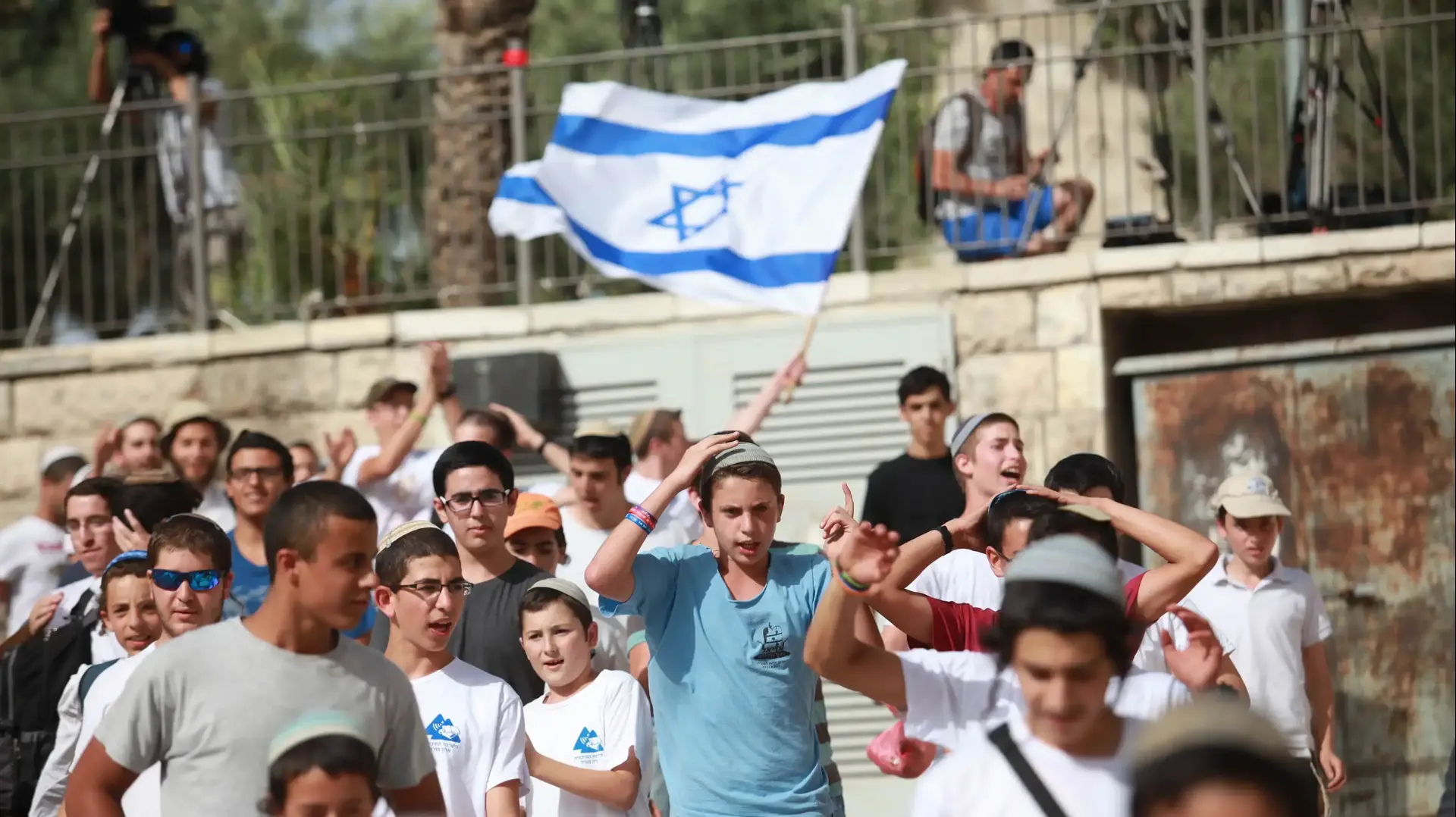 מצעד הדגלים המסורתי של יום ירושלים שער שכם מצעד הדגלים המסורתי של יום ירושלים שער שכם