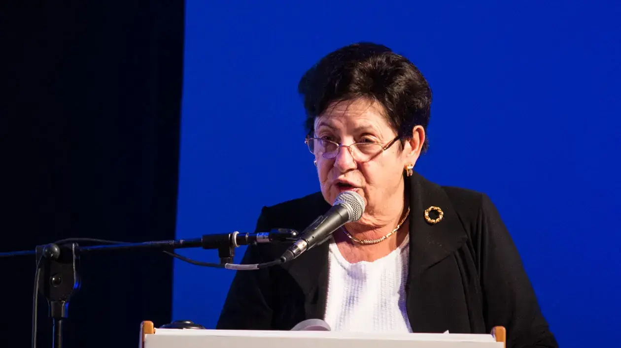 השופטת מרים נאור, נשיאת בית המשפט העליון. כנס לציון 20 שנה לסניגוריה הציבורית. תל אביב 7 ביוני 2016 השופטת מרים נאור, נשיאת בית המשפט העליון. כנס לציון 20 שנה לסניגוריה הציבורית. תל אביב 7 ביוני 2016