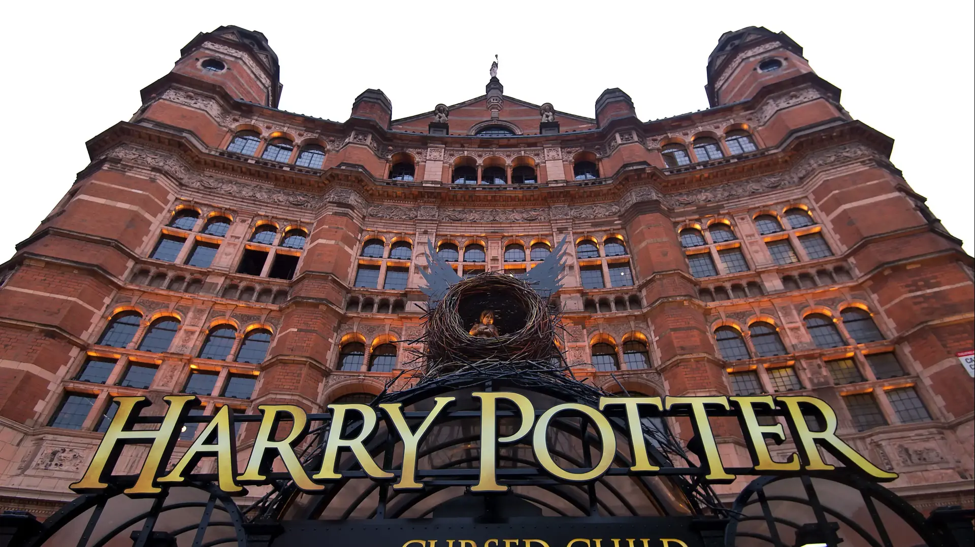 מחזה הארי פוטר, Harry Potter and the Cursed Child, הילד המקולל מחזה הארי פוטר, Harry Potter and the Cursed Child, הילד המקולל