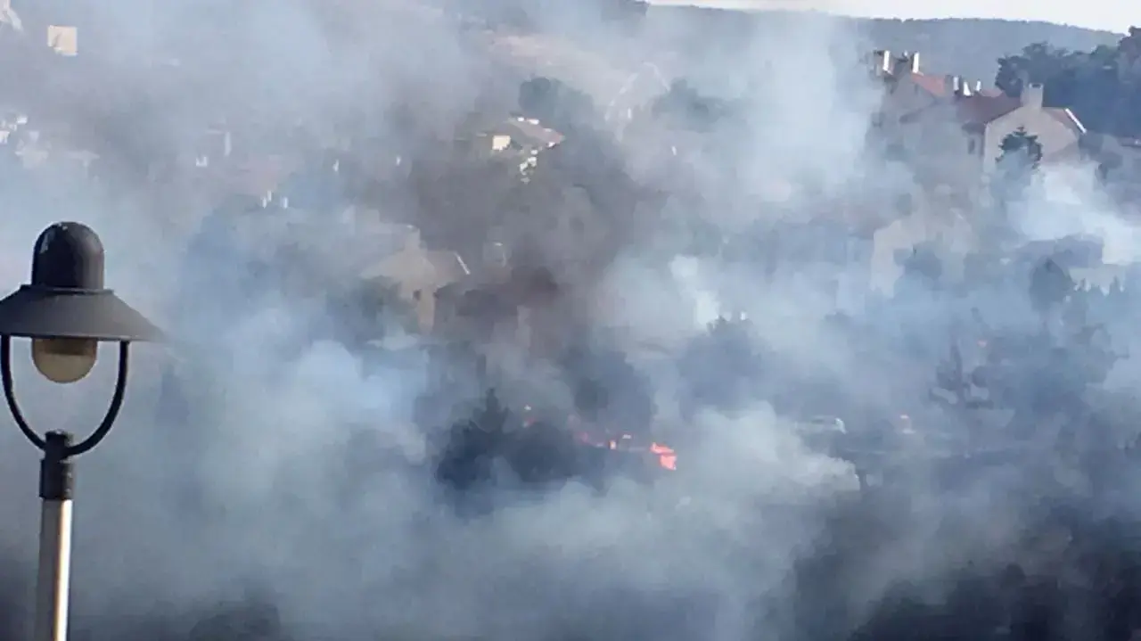שריפה ברכס חלילים, מבשרת ציון, ירושלים. יוני 2016 שריפה ברכס חלילים, מבשרת ציון, ירושלים. יוני 2016