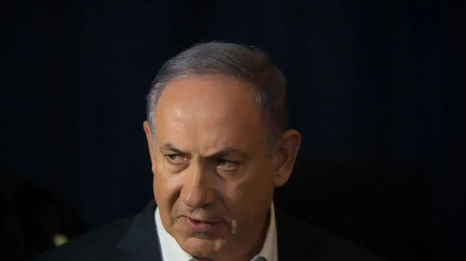 ראש הממשלה בנימין נתניהו בזירת פיגוע הירי במתחם שרונה, תל אביב. יוני 2016