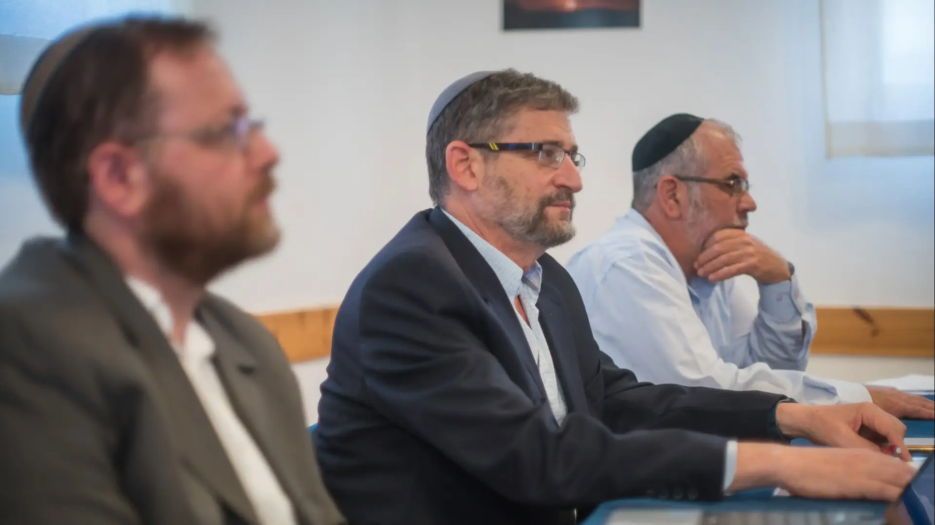 מימין: הרב דוד ביגמן, הרב יהודה גלעד, הרב בנימין הולצמן, מעלה גלבוע. יוני 2016 מימין: הרב דוד ביגמן, הרב יהודה גלעד, הרב בנימין הולצמן, מעלה גלבוע. יוני 2016