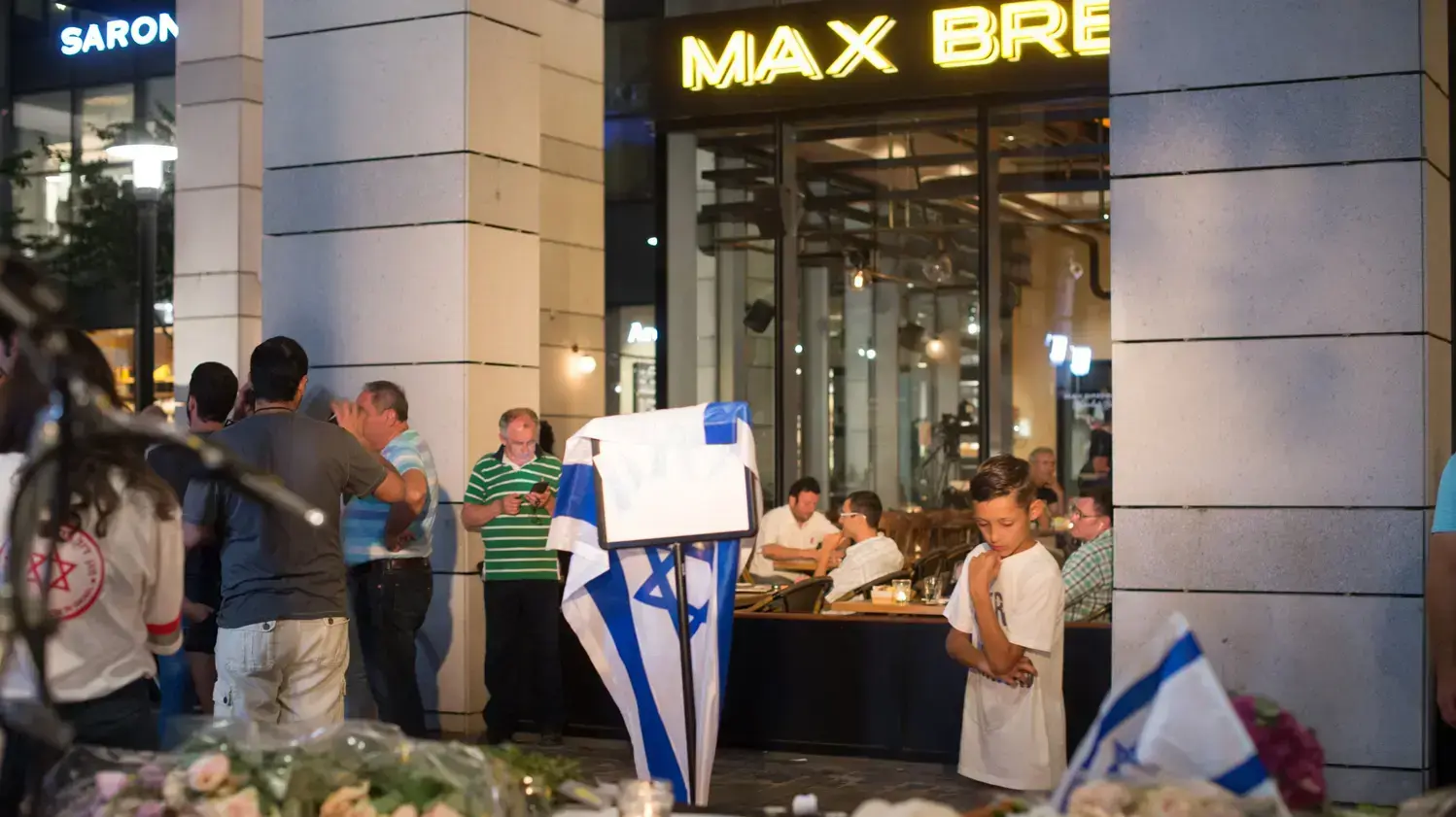 יום לאחר פיגוע הירי במתחם שרונה תל אביב 9 יוני 2016 יום לאחר פיגוע הירי במתחם שרונה תל אביב 9 יוני 2016