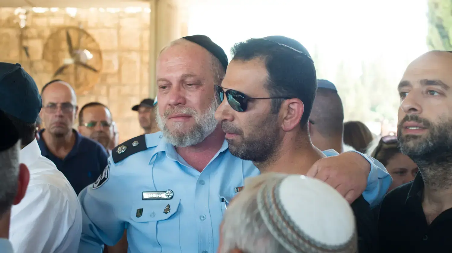 הלוויתה של אילנה נבעה, נרצחה בפיגוע הירי במתחם שרונה, בית העלמין ירקונים. יוני 2016 הלוויתה של אילנה נבעה, נרצחה בפיגוע הירי במתחם שרונה, בית העלמין ירקונים. יוני 2016