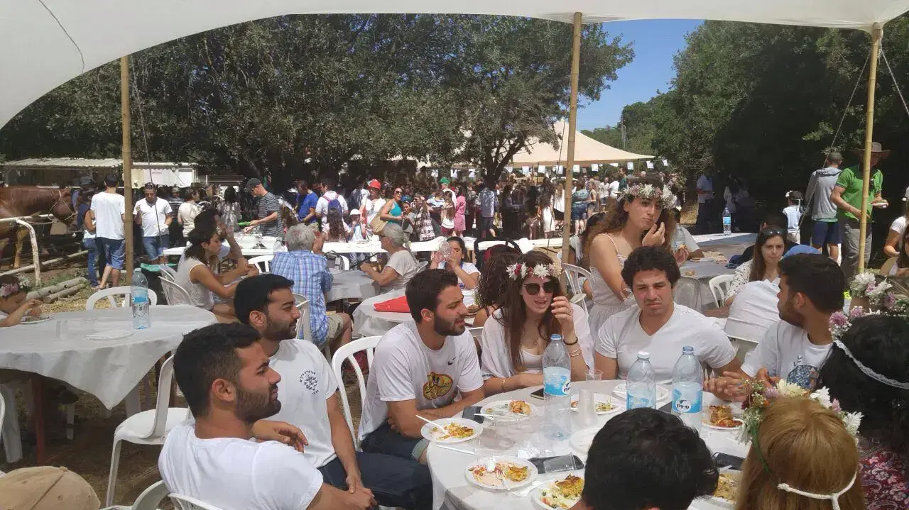 טקס חג שבועות בקיבוץ מרום גולן 12 יוני 2016