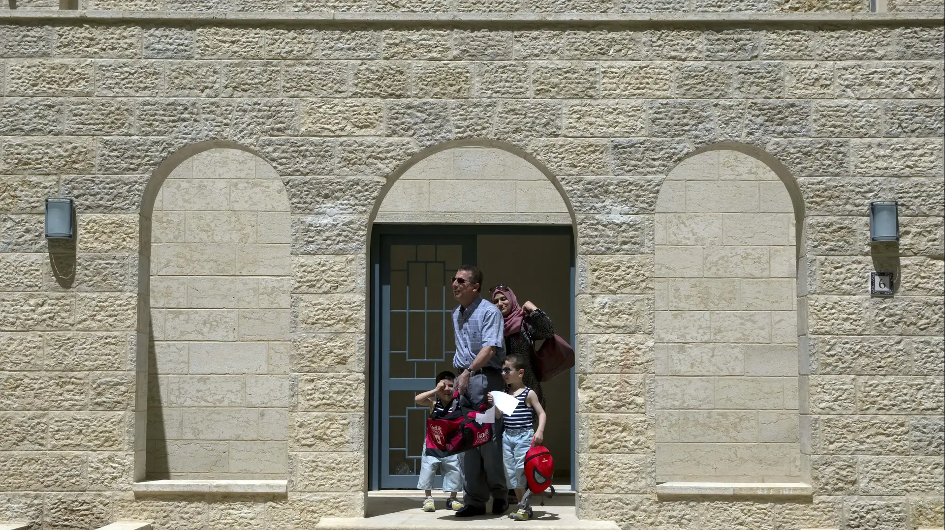 אכלוס העיר הפלסטינית רוואבי, צפונית לרמאללה. יוני 2016 אכלוס העיר הפלסטינית רוואבי, צפונית לרמאללה. יוני 2016