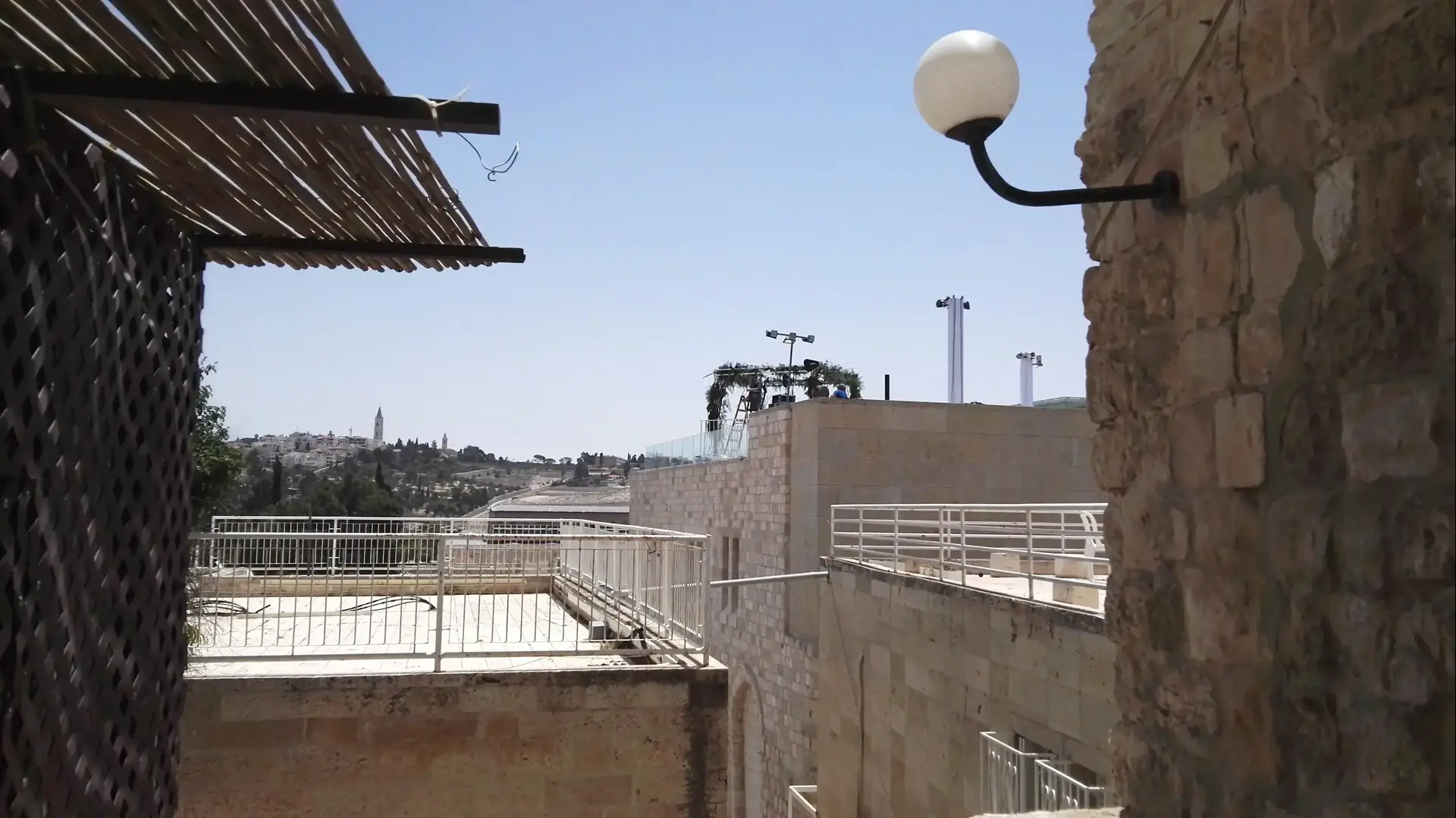 ישיבת אש התורה בירושלים- הכנות לקראת חתונתו של יולי אדלשטיין[ ישיבת אש התורה בירושלים- הכנות לקראת חתונתו של יולי אדלשטיין[