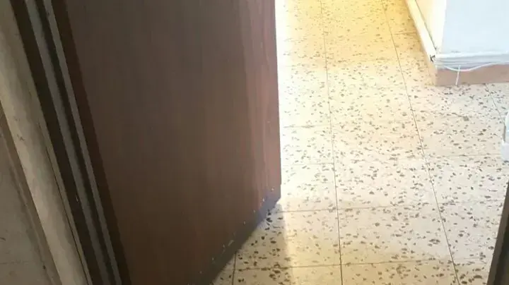 פתח ביתו של מנדי כץ, ראש תחום גיוס חרדים בצה"ל. בני ברק. 15 ביוני 2016 פתח ביתו של מנדי כץ, ראש תחום גיוס חרדים בצה"ל. בני ברק. 15 ביוני 2016