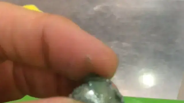 כוס המשקה שקיבל הלקוח בדוכן רי-בר, קניון עזריאלי, תל אביב. יוני 2016 כוס המשקה שקיבל הלקוח בדוכן רי-בר, קניון עזריאלי, תל אביב. יוני 2016