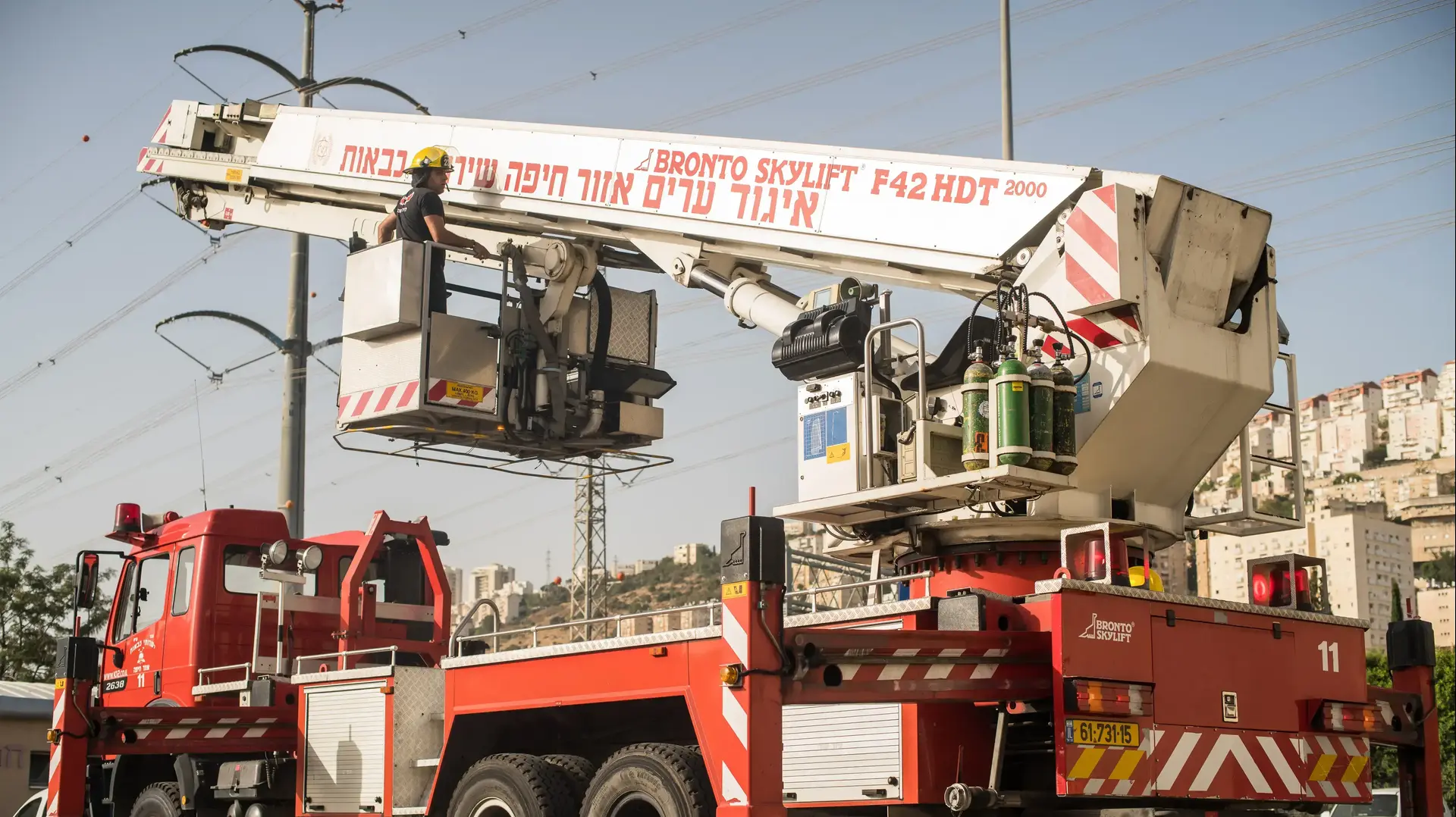 מכבי אש בתחנת כיבוי אש בחיפה