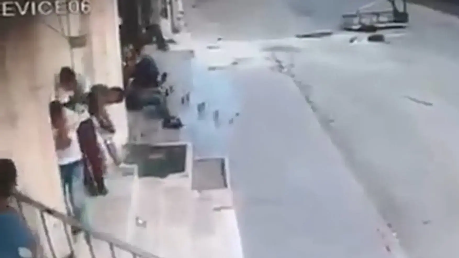 תיעוד הרגע שבו נורה הנער חמזה אל-ווחש