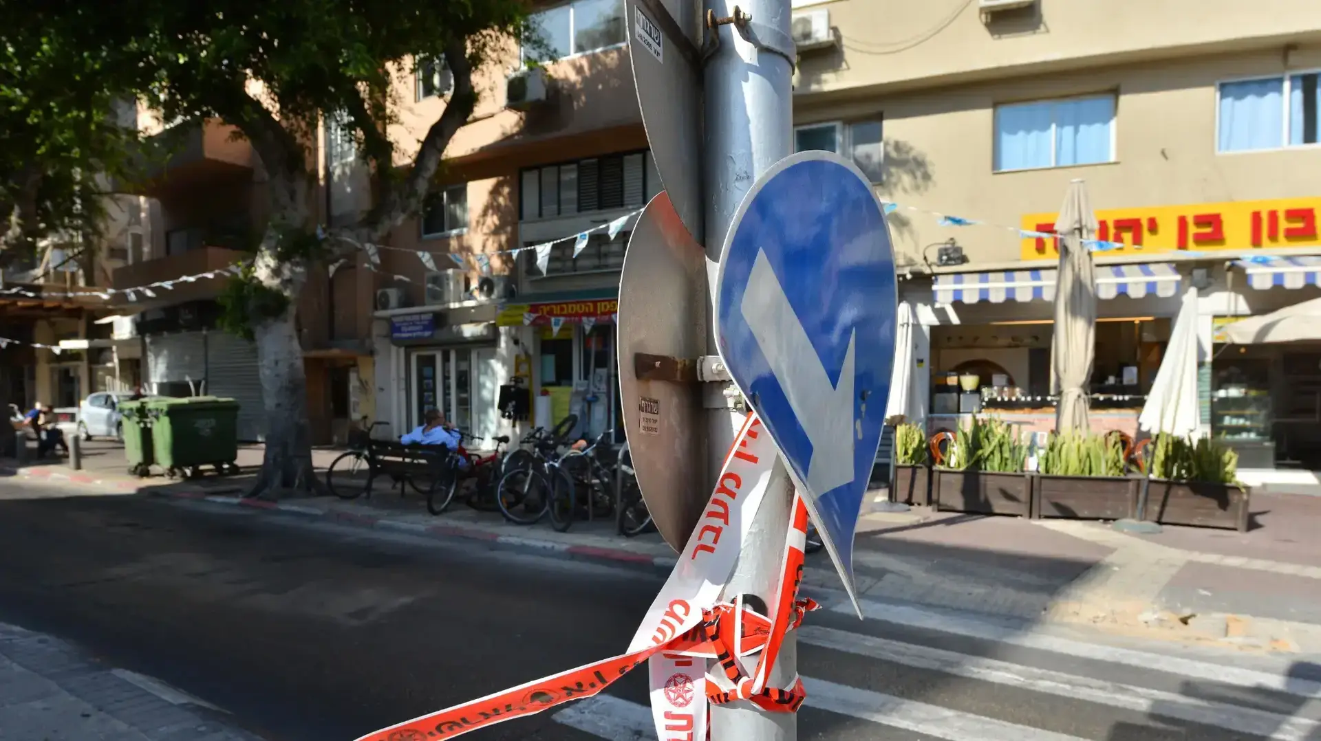 תאונת דרכים במסעדת פוראמה ברחוב בן יהודה, תל אביב. יוני 2016 תאונת דרכים במסעדת פוראמה ברחוב בן יהודה, תל אביב. יוני 2016